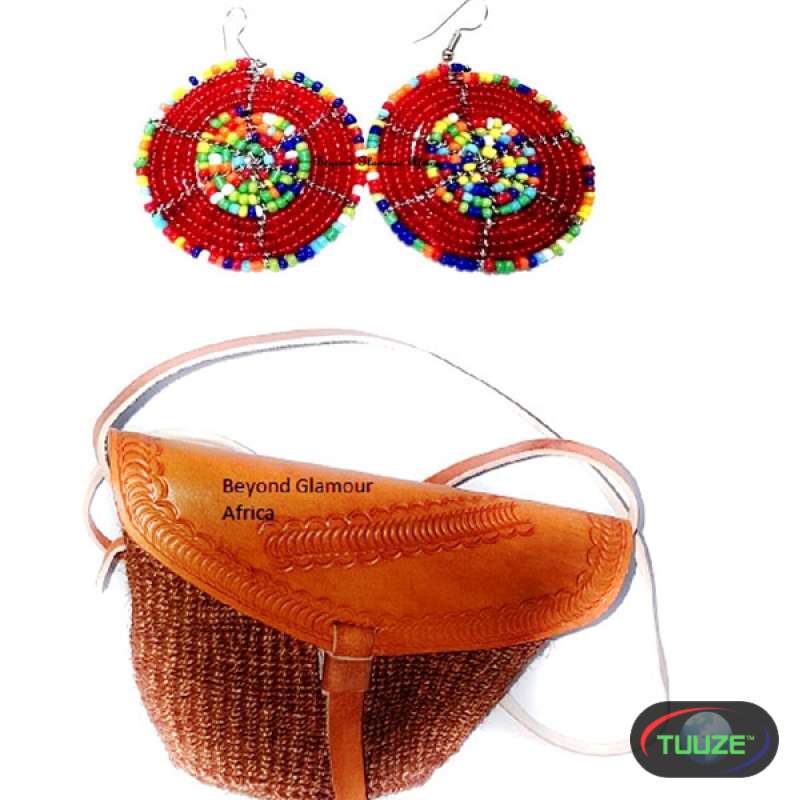 Womend brown sisal kiondo with beaded earrings